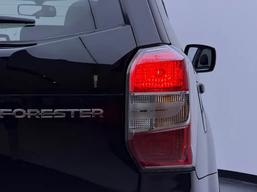 Subaru Forester 2014 — фото 15