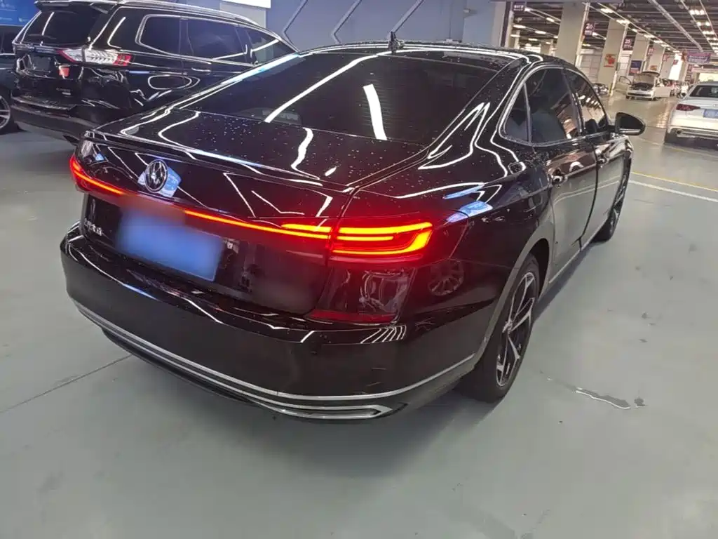 Volkswagen Passat 2024