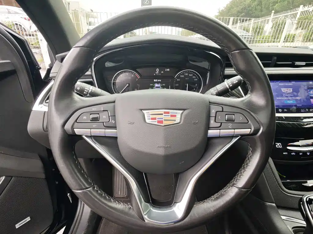 Cadillac XT6 2021 — фото 15