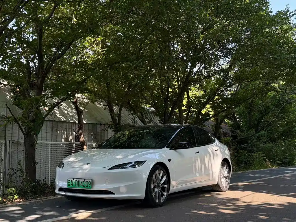 Tesla Model 3 2026