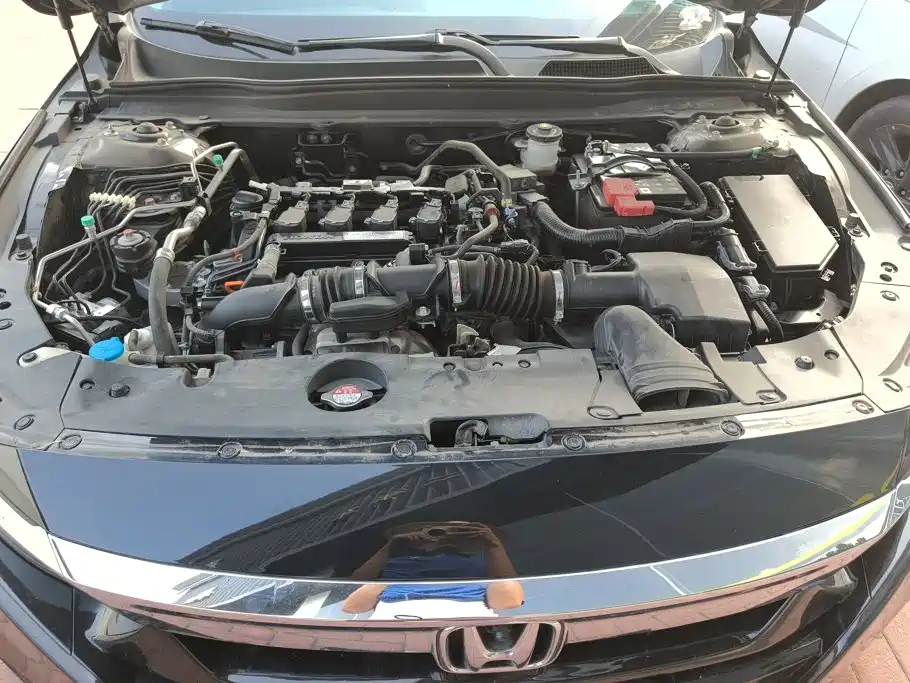 Honda Accord 2018 — фото 10
