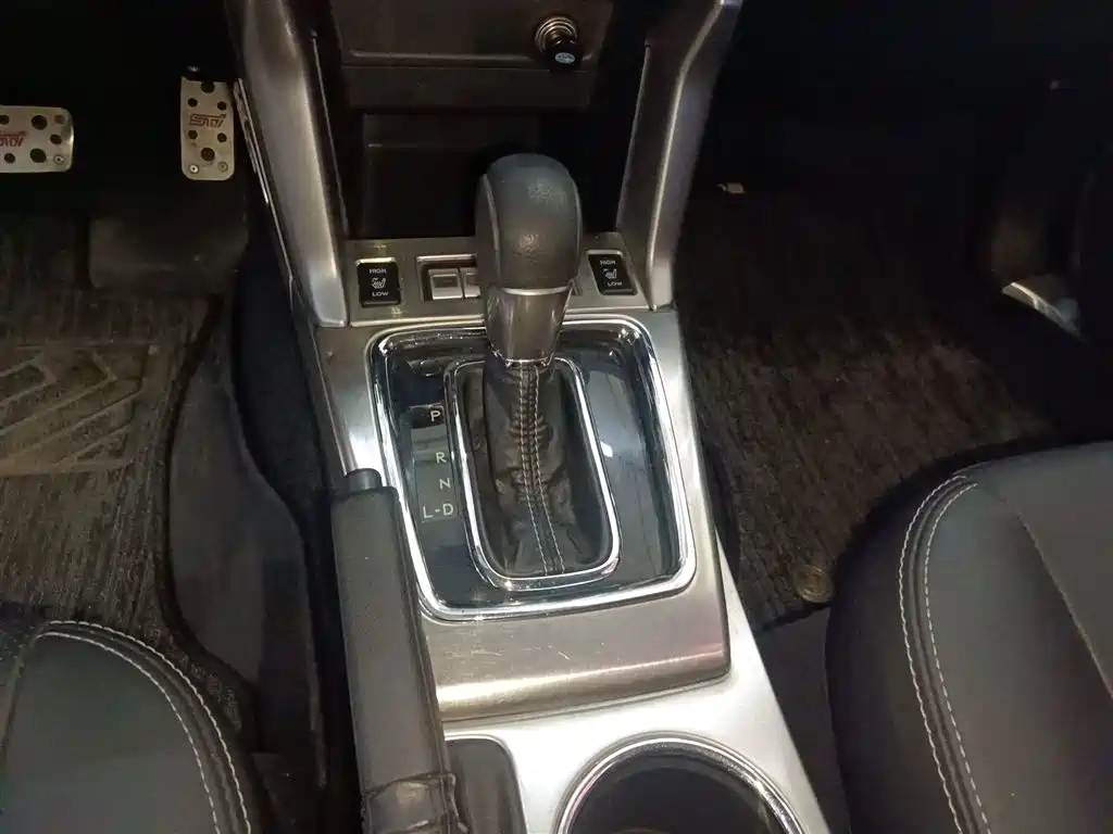 Subaru Forester 2015 — фото 14