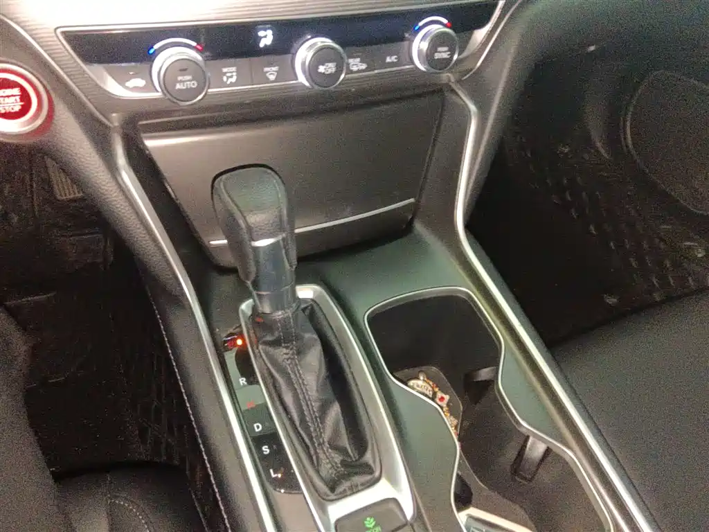 Honda Accord 2022 — фото 14