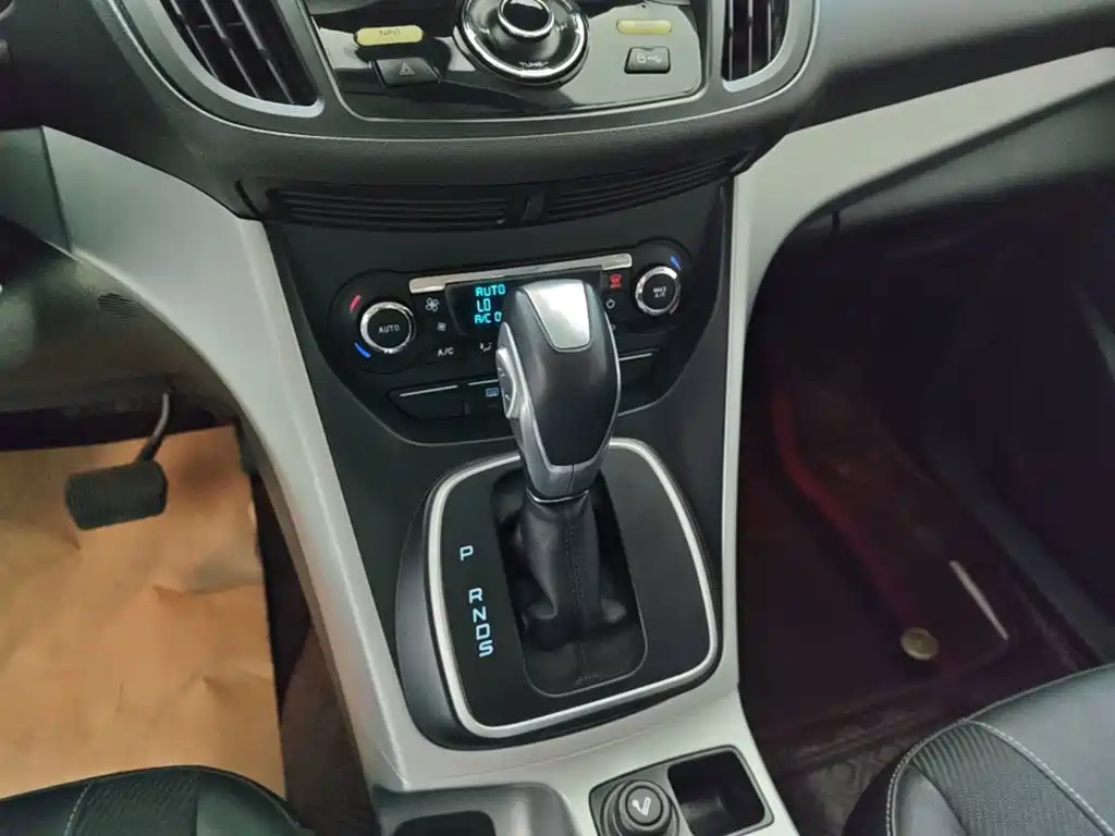 Ford Kuga 2016 — фото 14