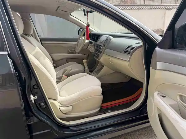 Nissan Sylphy 2012