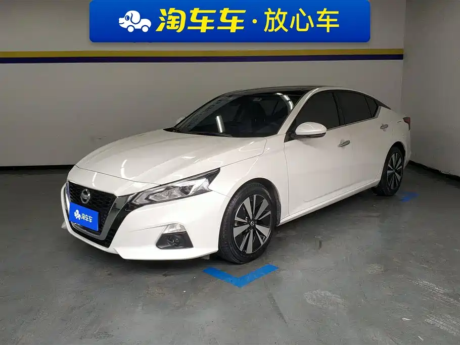 Nissan Teana 2022 — фото 1