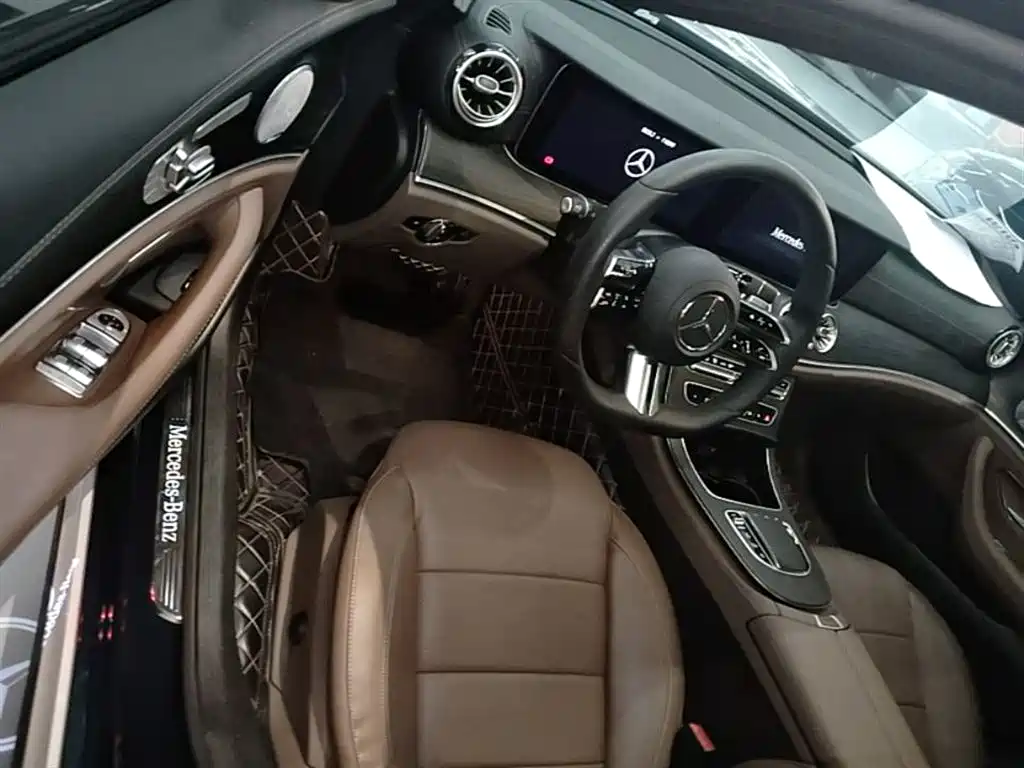 Mercedes-Benz E-Class 2020 — фото 16