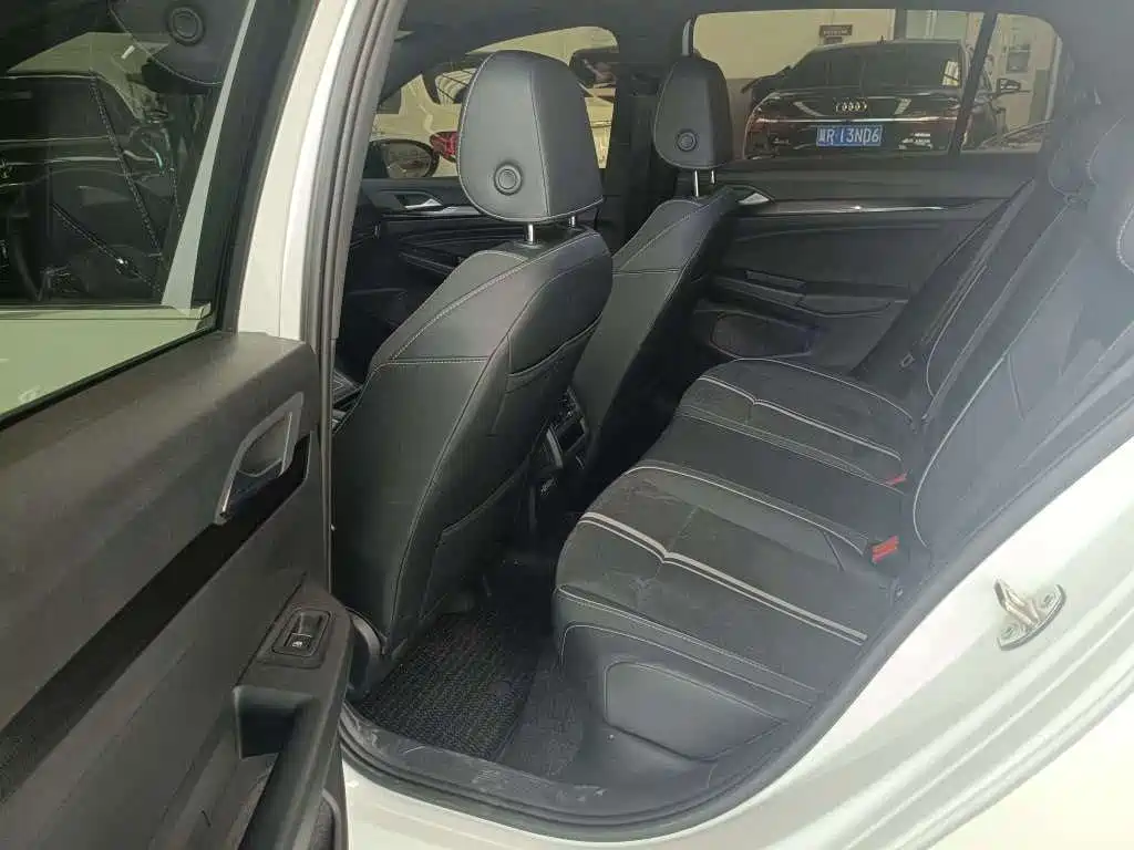 Volkswagen Golf 2023