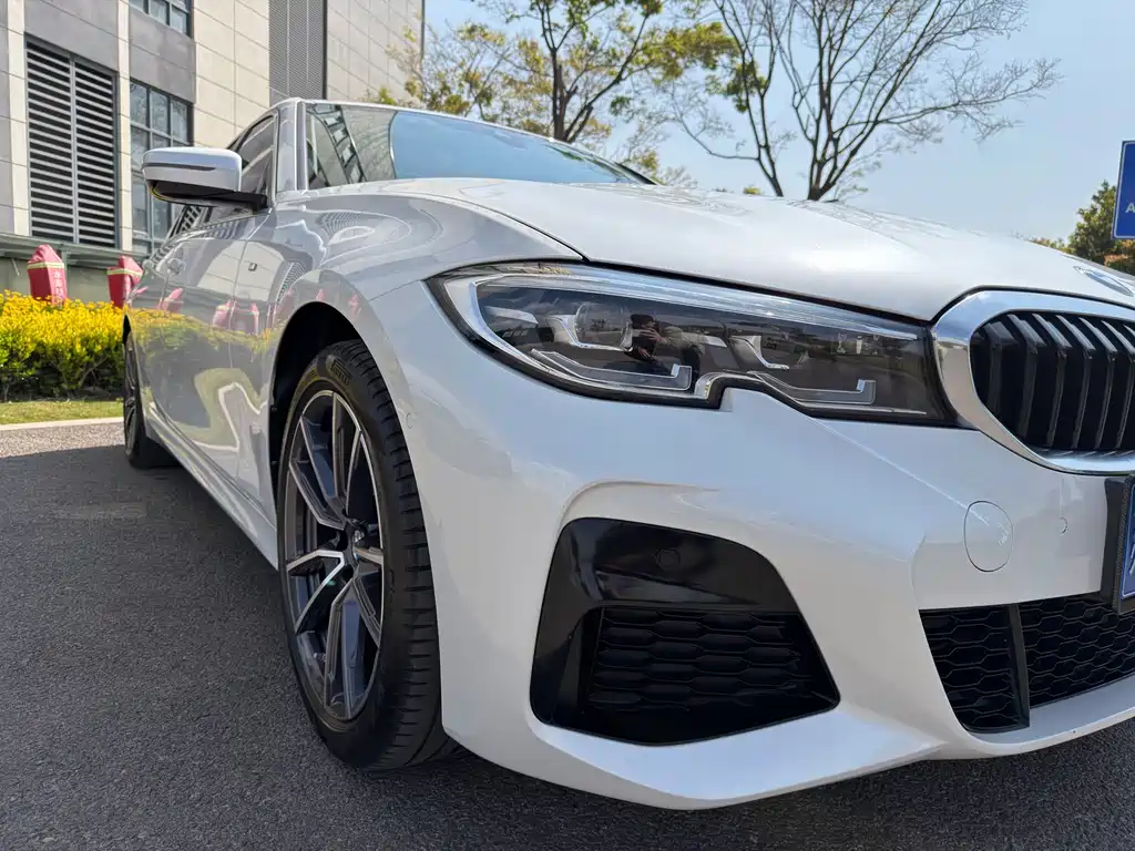 BMW 3 Series 2022 — фото 13