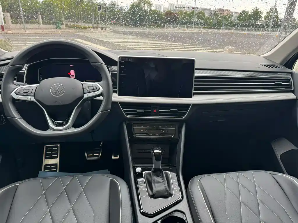 Volkswagen Tiguan L 2024