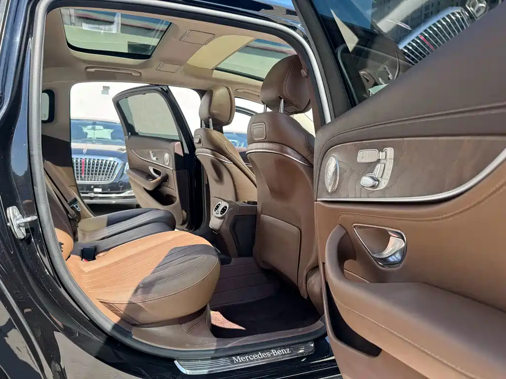Mercedes-Benz E-Class 2019 — фото 17
