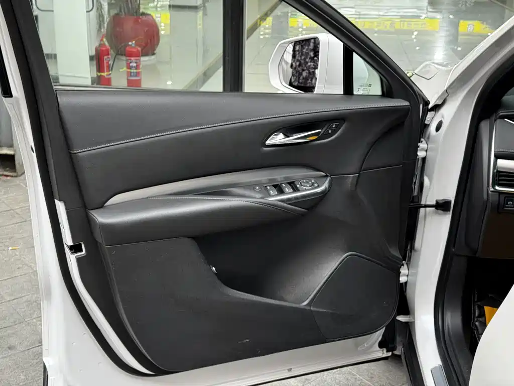 Cadillac XT4 2020 — фото 13