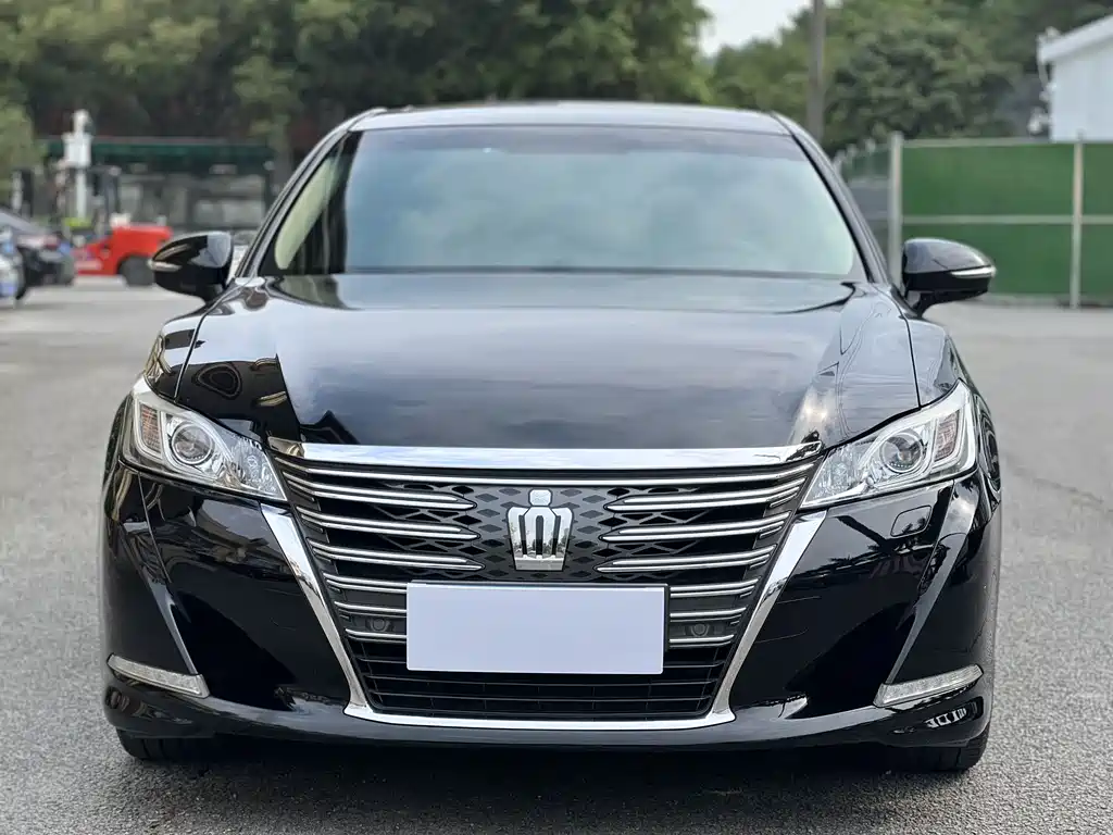 Toyota Crown 2016 — фото 2