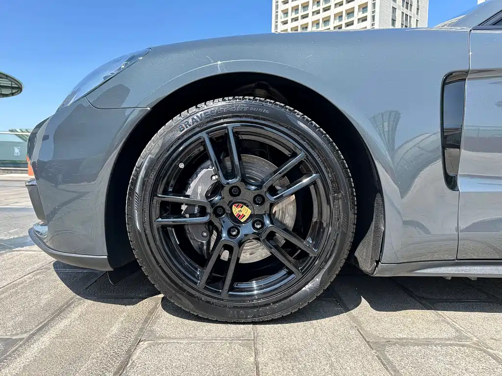 Porsche Panamera 2018 — фото 5