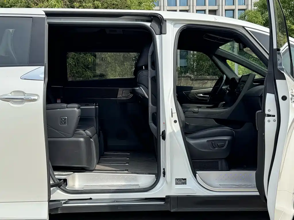 Toyota Vellfire 2024 — фото 16