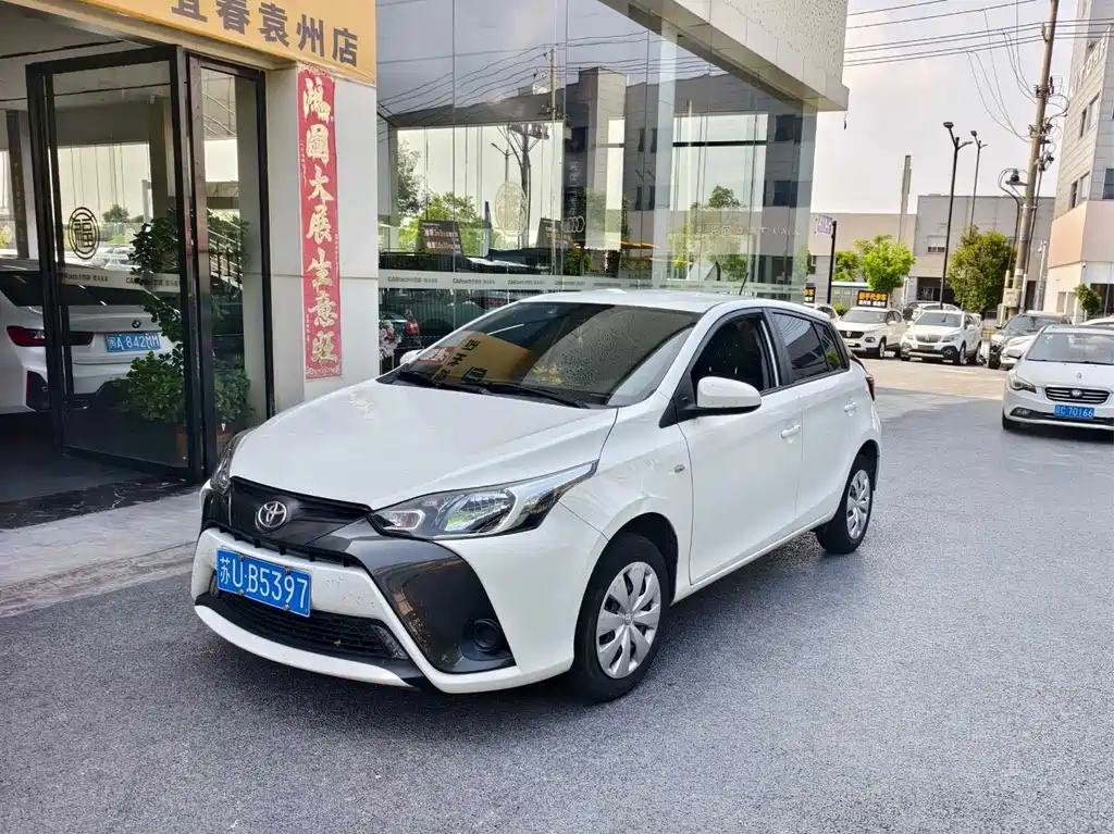 Toyota Yaris L 2022