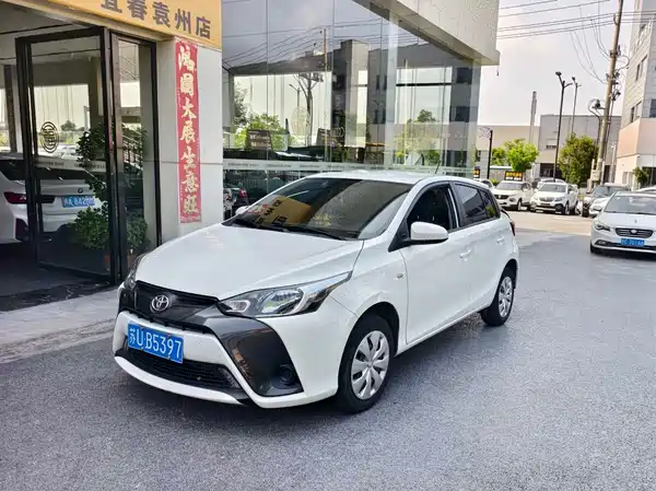 Toyota Yaris L 2022