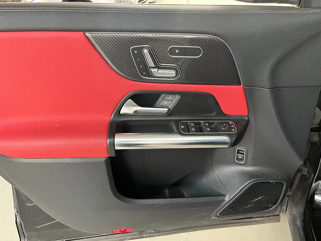 Mercedes-Benz GLA AMG 2023 — фото 6