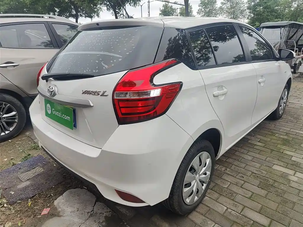 Toyota Yaris L 2019 — фото 7