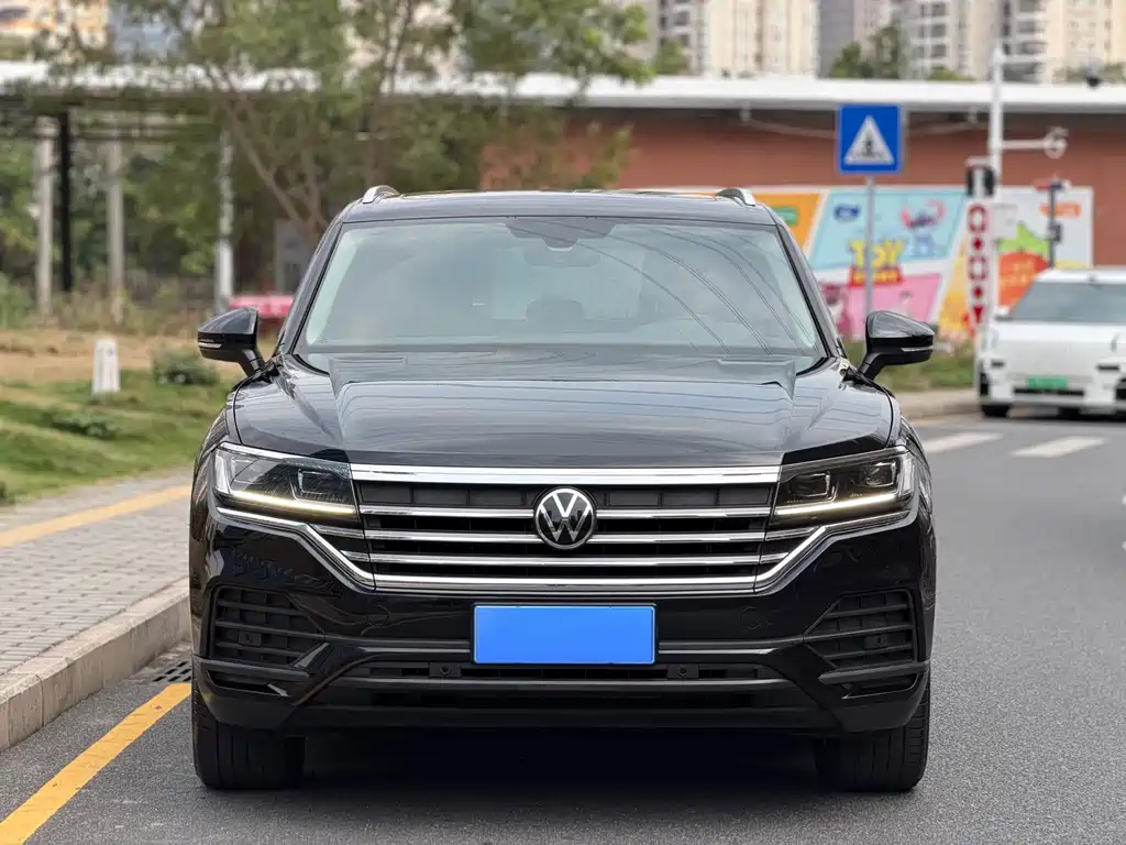 Volkswagen Touareg 2022 — фото 2