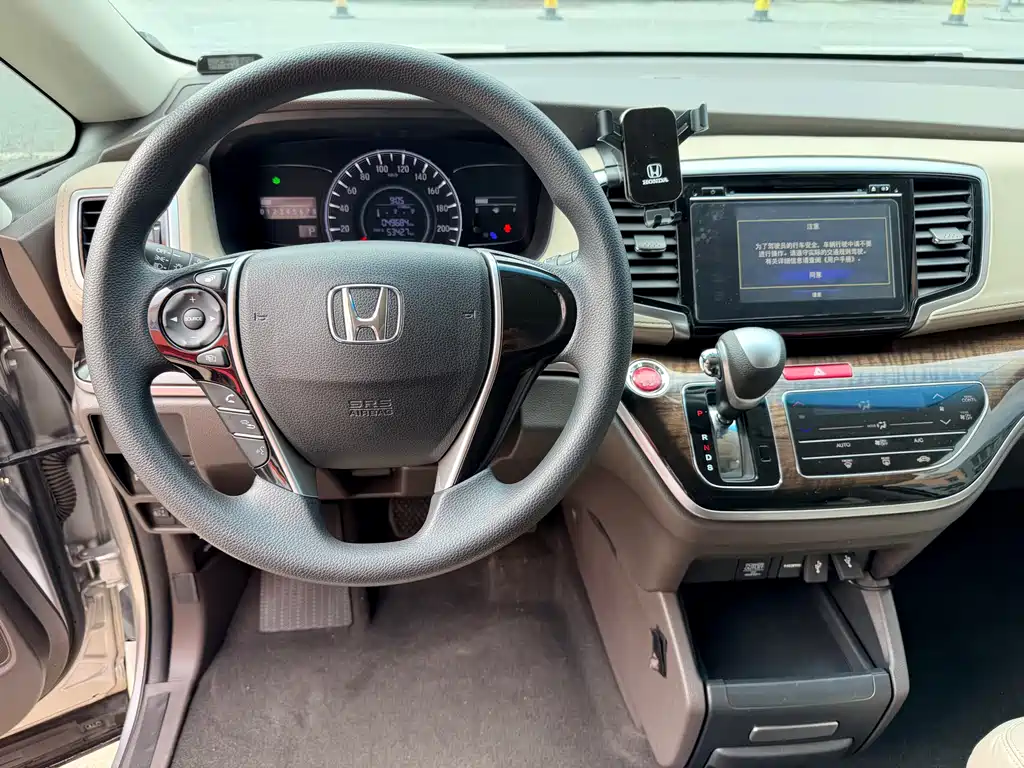 Honda Odyssey 2016 — фото 5