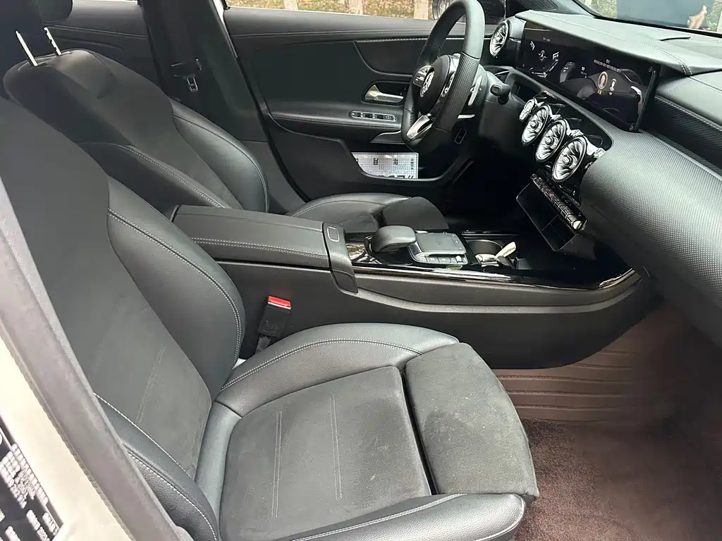 Mercedes-Benz A-Class 2023 — фото 14