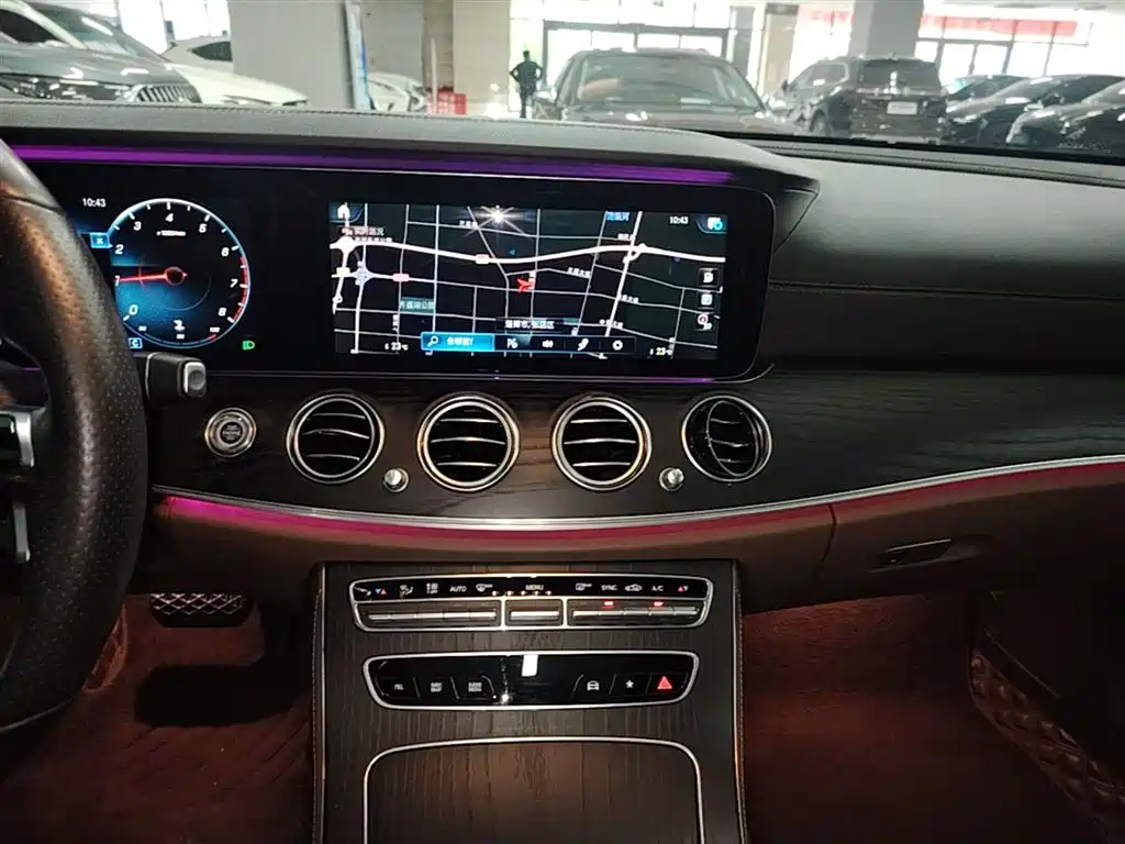 Mercedes-Benz E-Class 2021 — фото 13