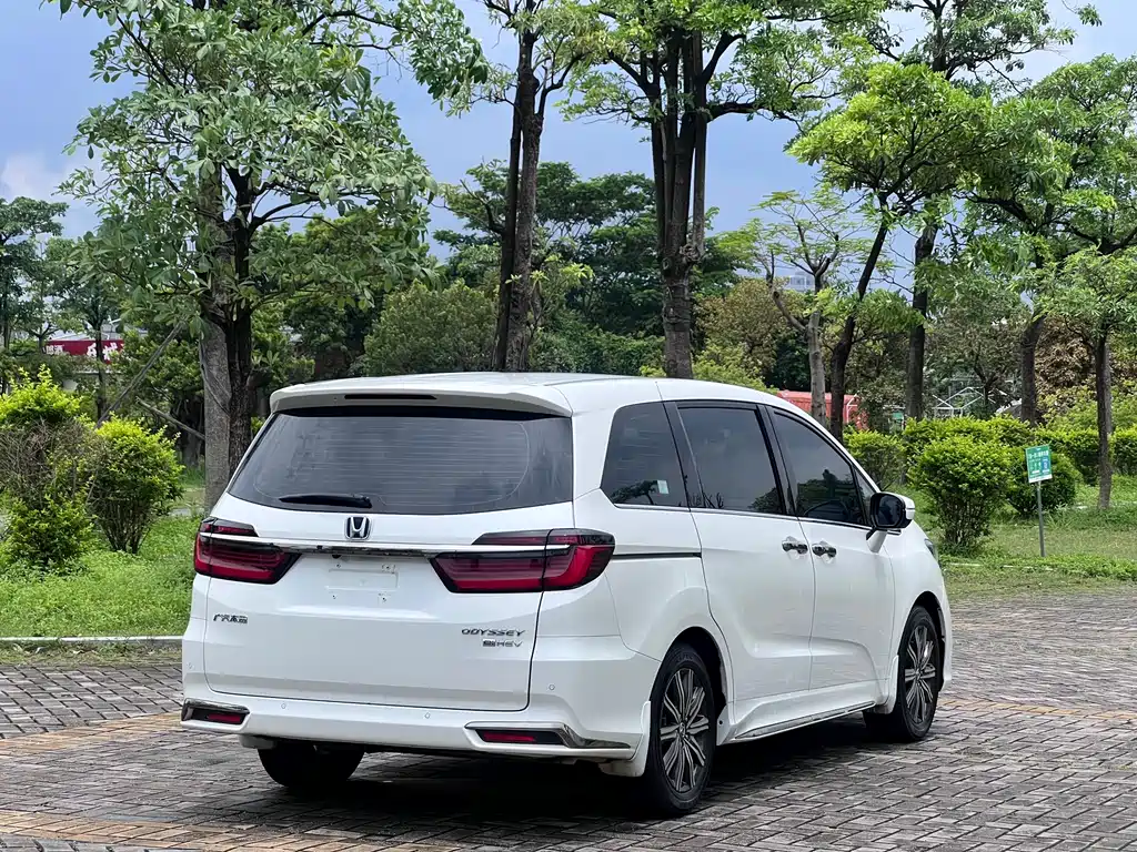 Honda Odyssey 2023 — фото 16