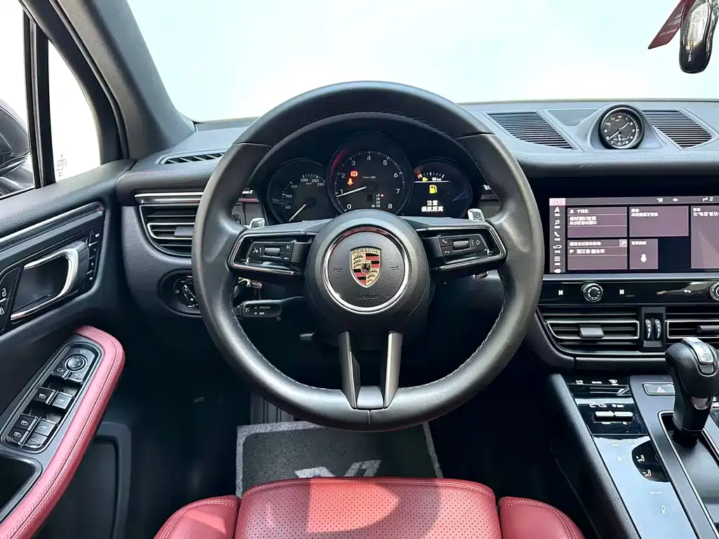 Porsche Macan 2023 — фото 14