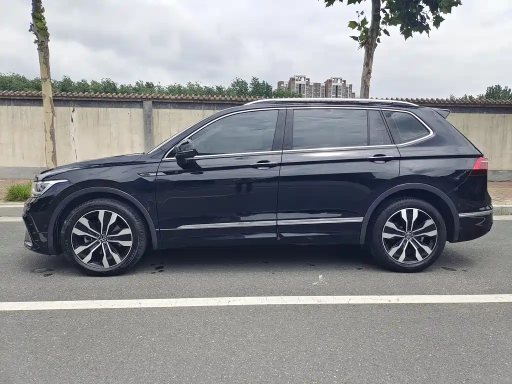 Volkswagen Tiguan L 2021 — фото 21