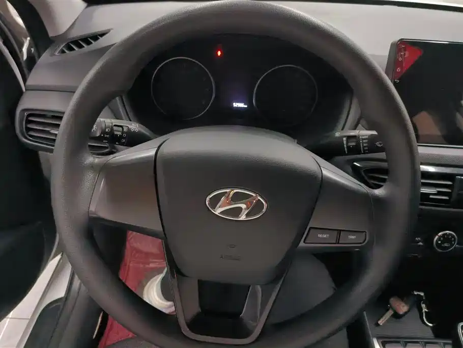 Hyundai Elantra 2018 — фото 15