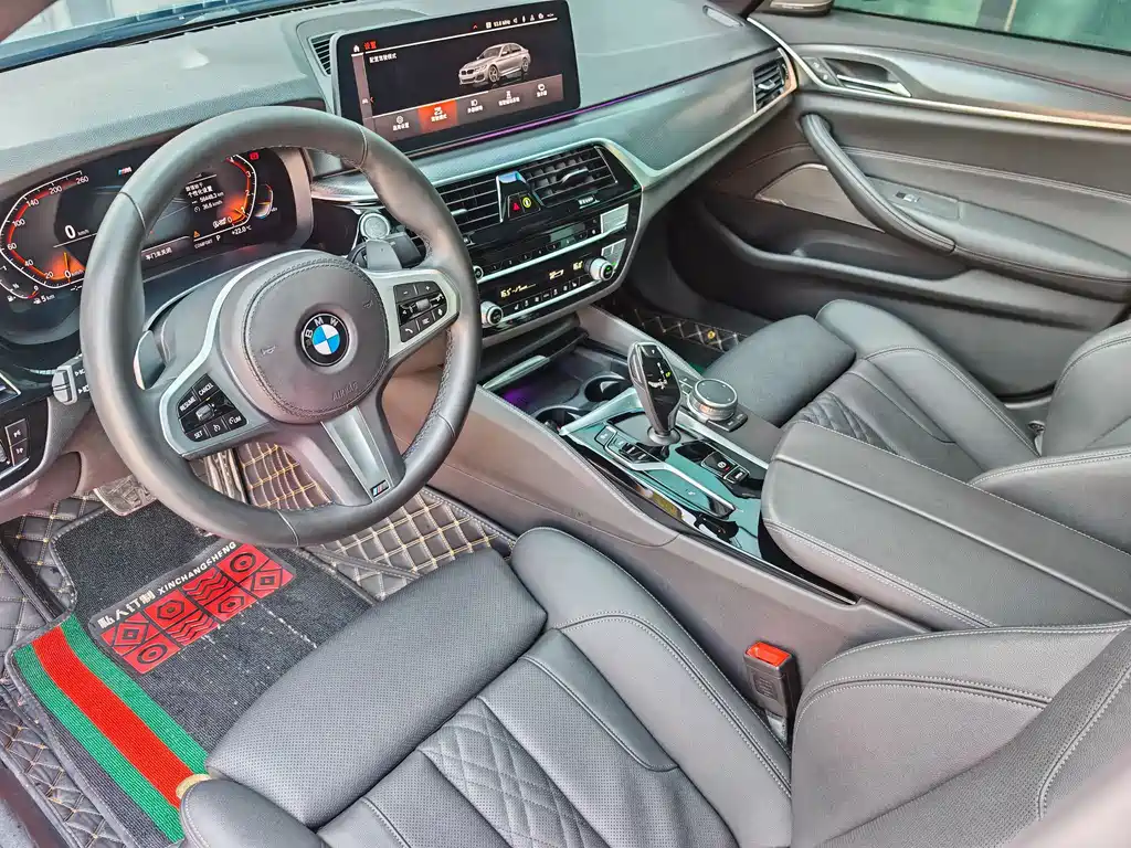 BMW 5 Series 2021 — фото 13
