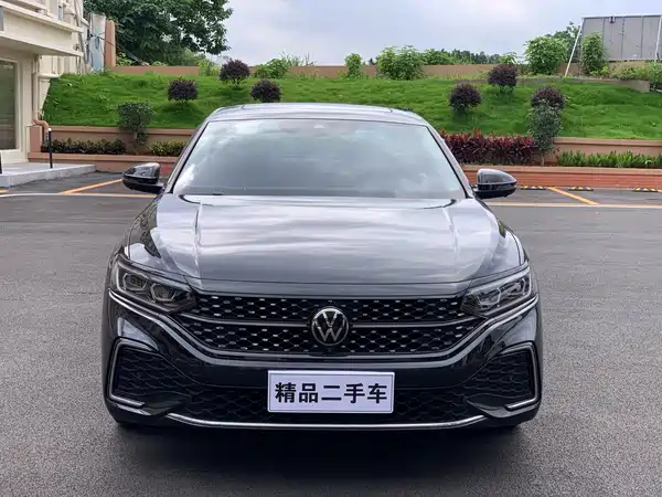 Volkswagen Passat 2023