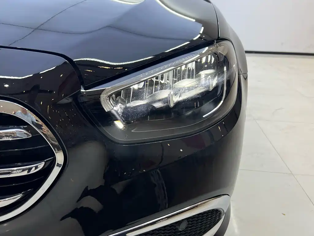 Mercedes-Benz E-Class 2022