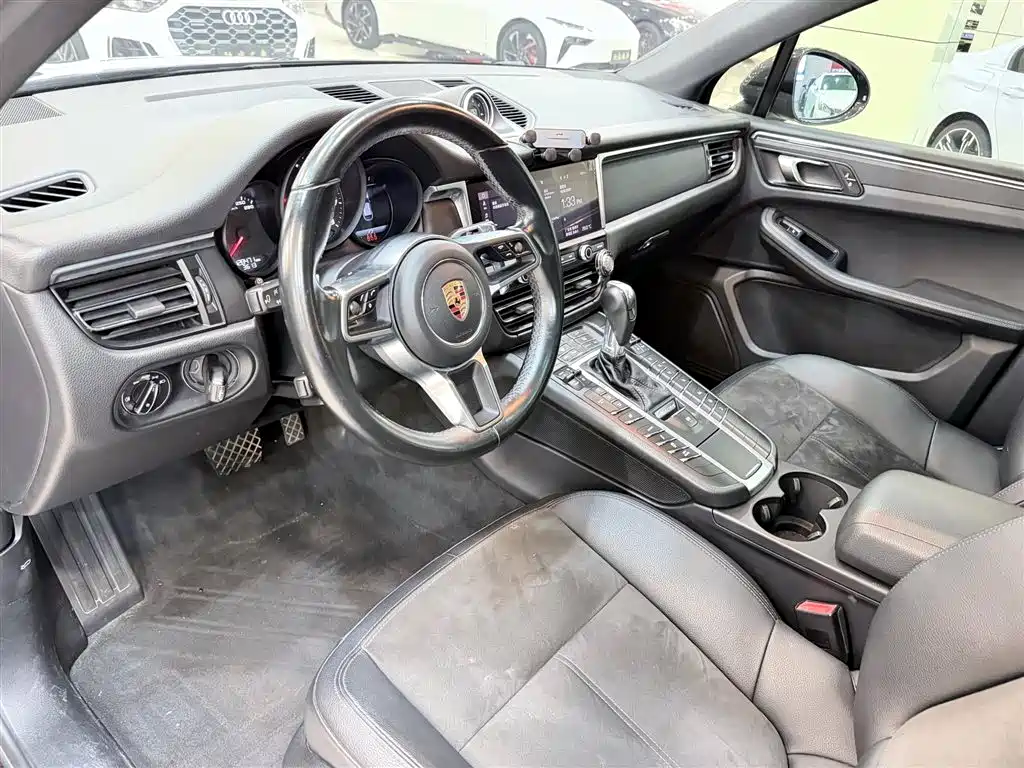 Porsche Macan 2019 — фото 6