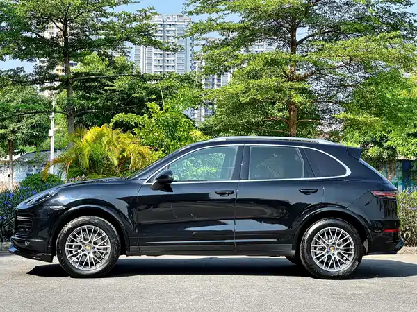 Porsche Cayenne 2011