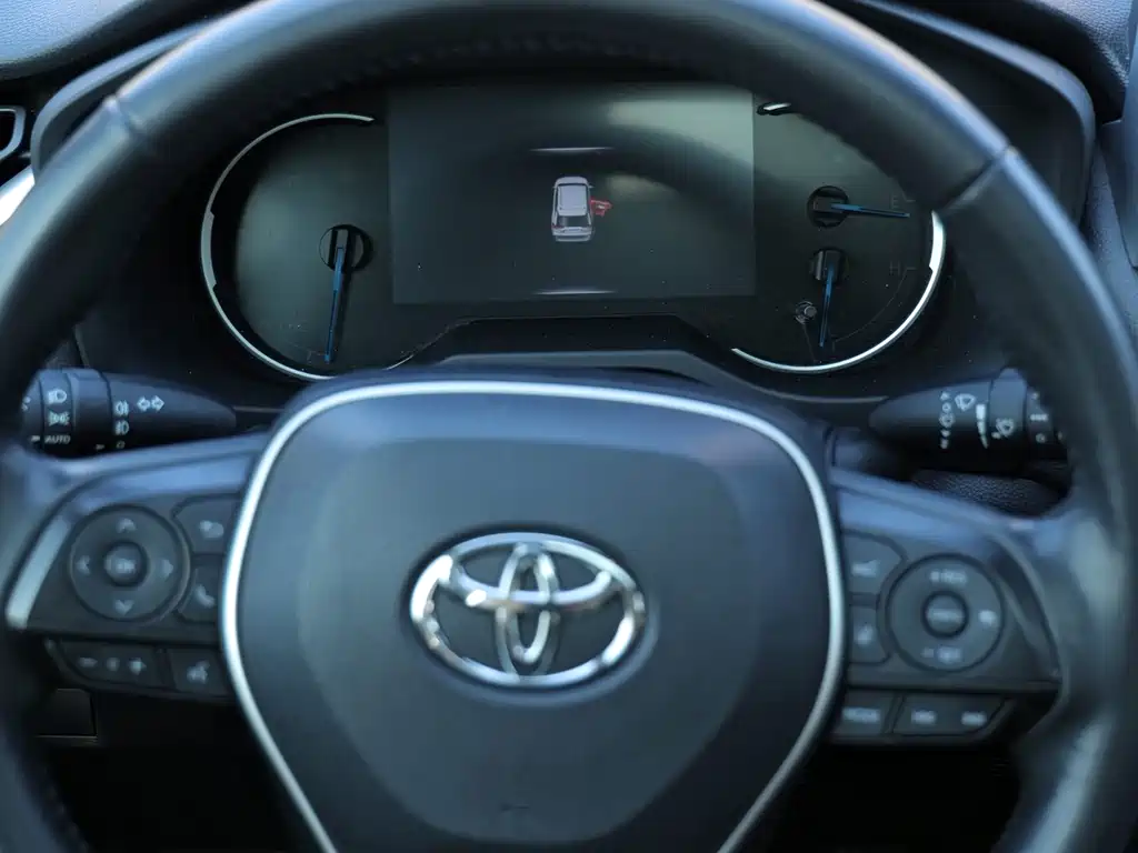 Toyota RAV4 2020 — фото 10
