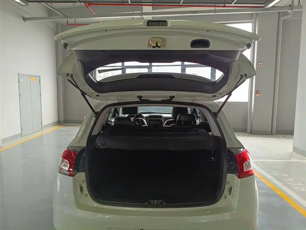 Peugeot 4008 2014 — фото 15