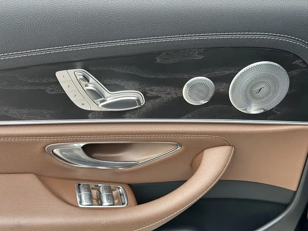Mercedes-Benz E-Class 2020 — фото 15