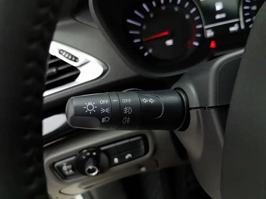 GAC Trumpchi GS4 2016 — фото 21