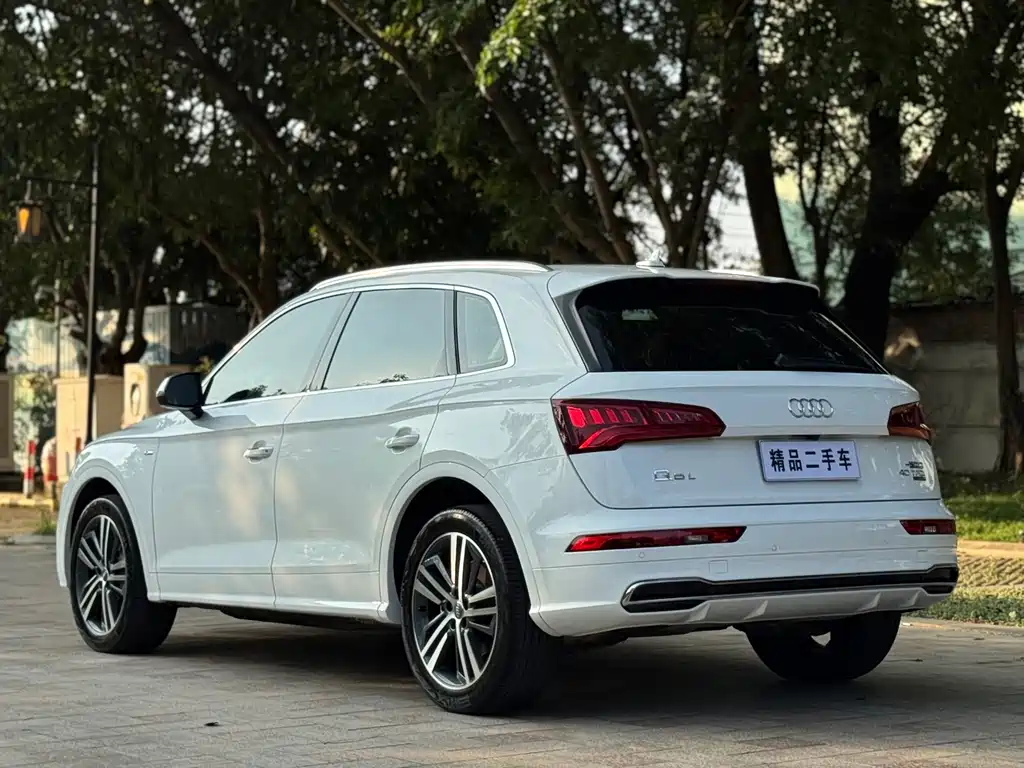 Audi Q5L 2020 — фото 6