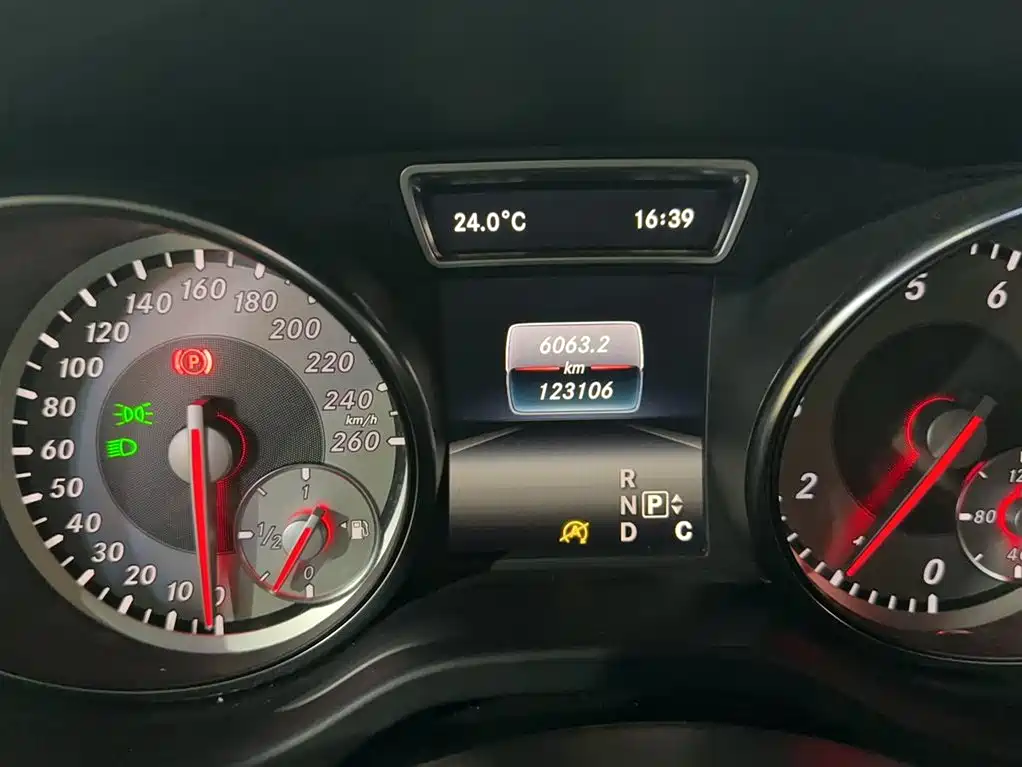 Mercedes-Benz CLA 2016 — фото 12