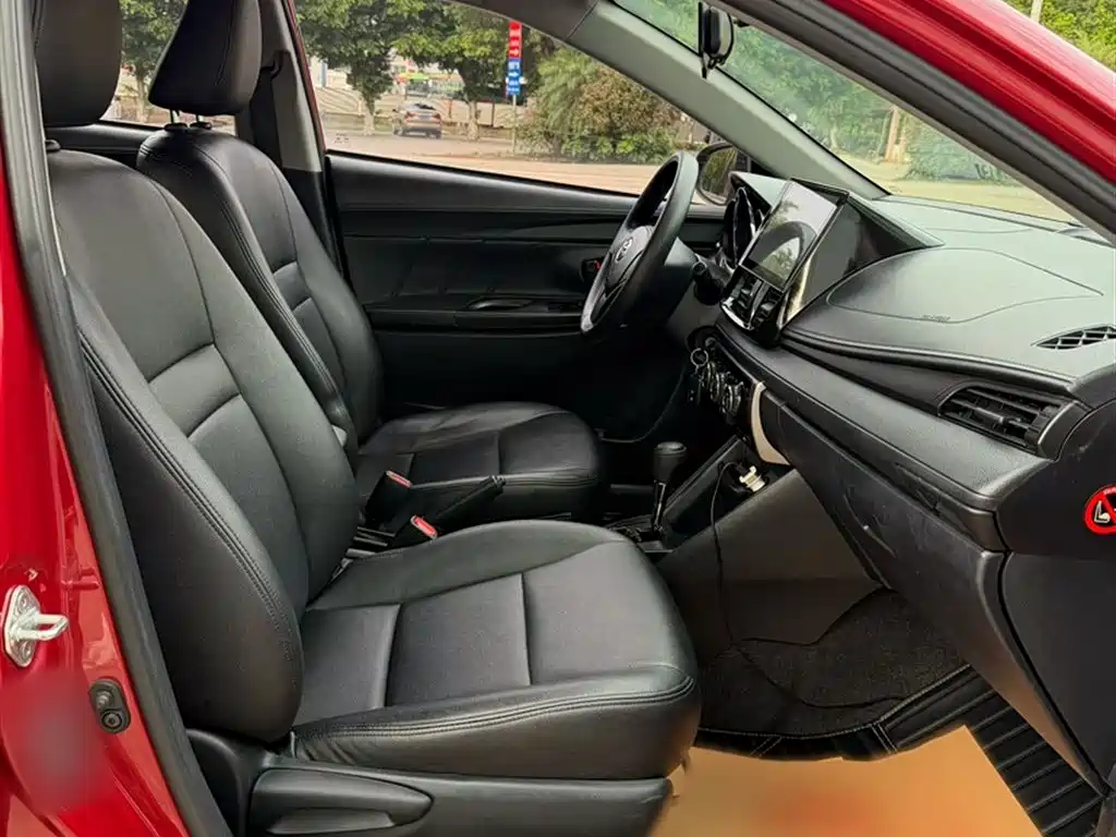 Toyota Yaris L 2019 — фото 11