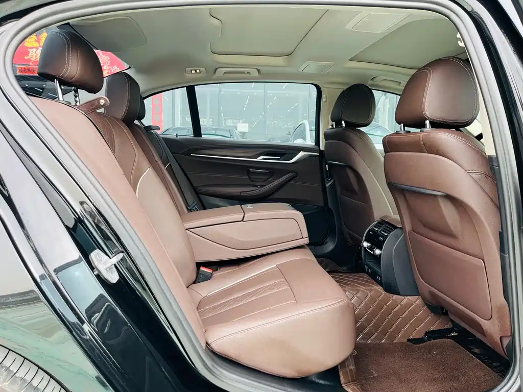 BMW 5 Series New Energy 2021 — фото 14