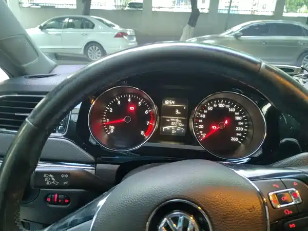 Volkswagen Sagitar 2018