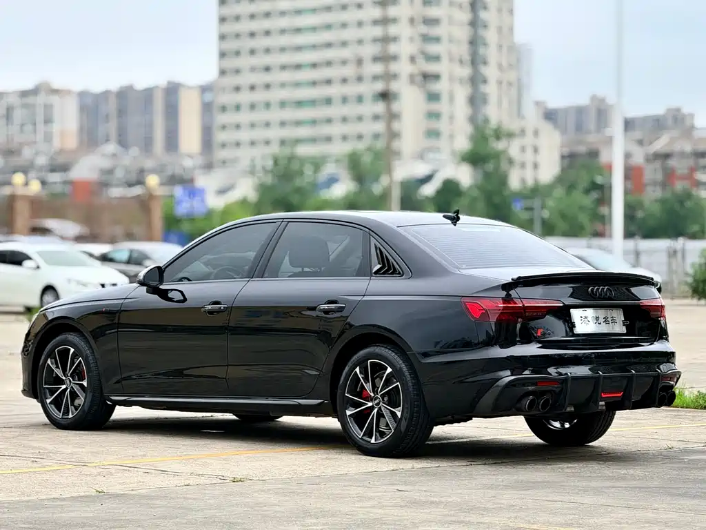 Audi A4L 2021