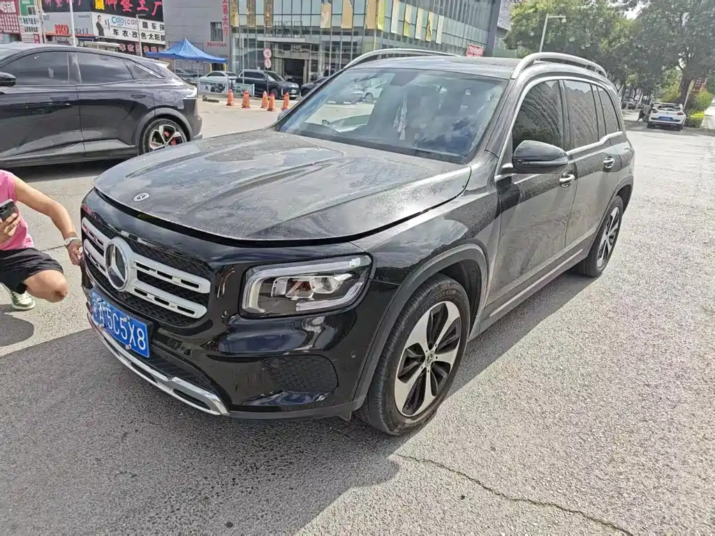 Mercedes-Benz GLB 2023