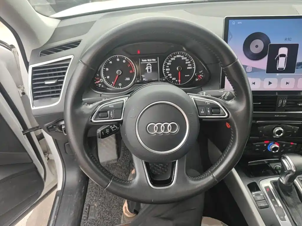 Audi Q5 2017 — фото 11