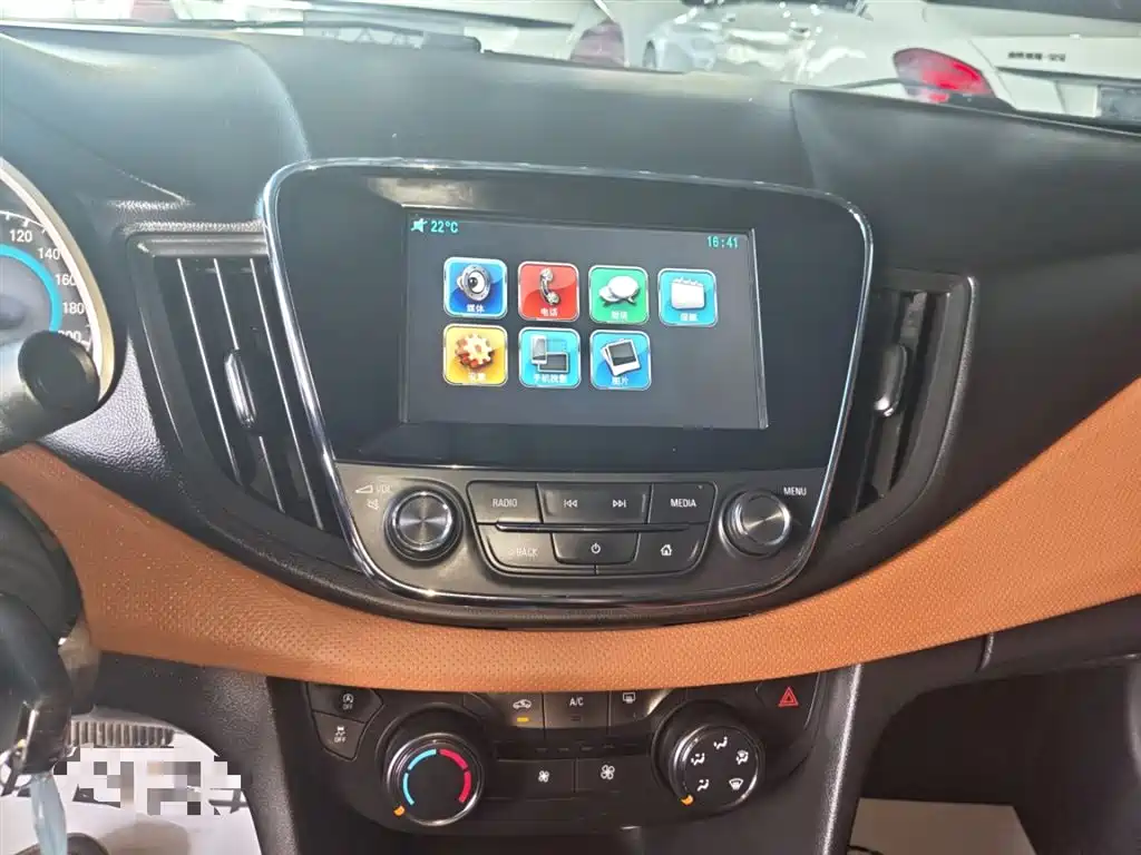 Chevrolet Cavalier 2017 — фото 13