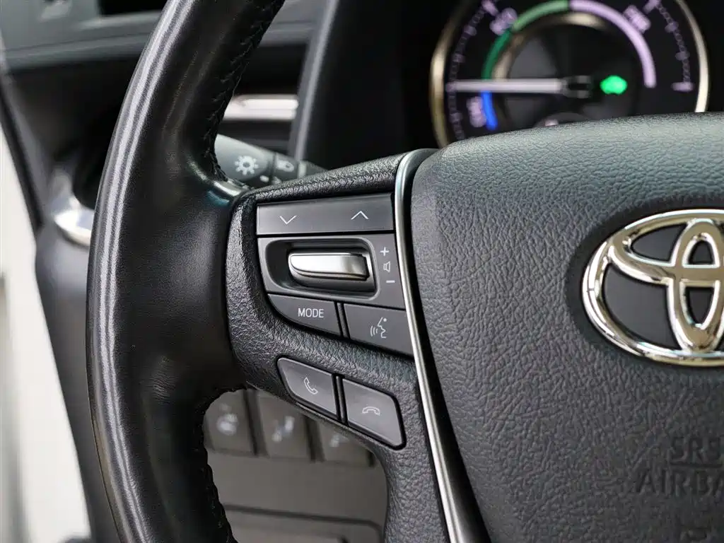 Toyota Alphard 2021 — фото 17